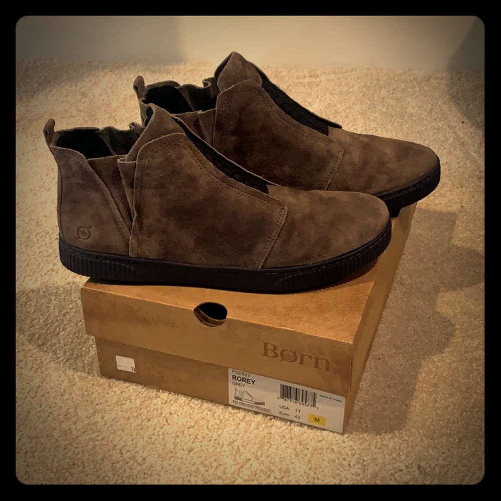 Born Sneaker Boot (women’s 11)